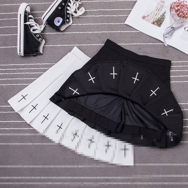 Pleated embroidered skirt