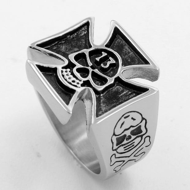 Stainless steel skull ring greased