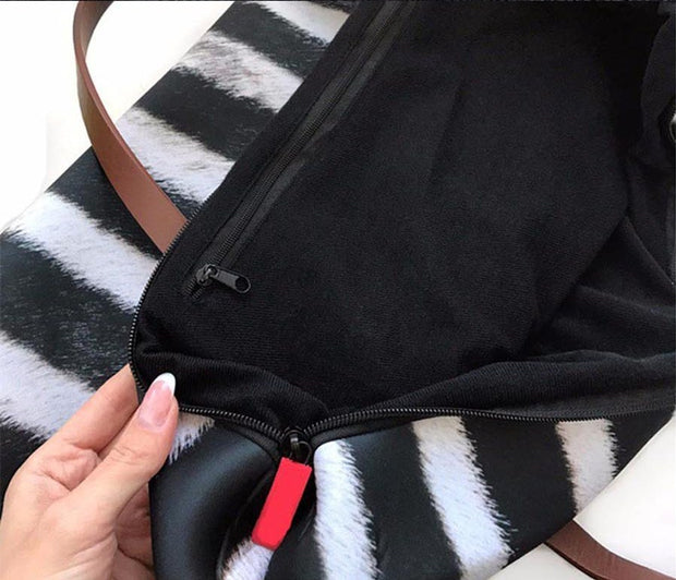 Skull print portable crossbody bag