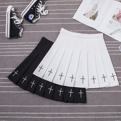 Pleated embroidered skirt