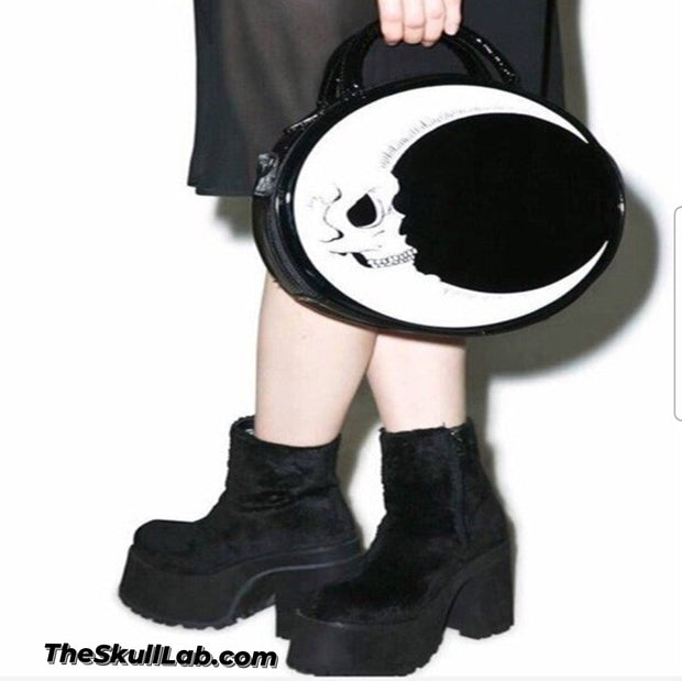 Meniscus Skull Moon Round Diagonal Leather Bag